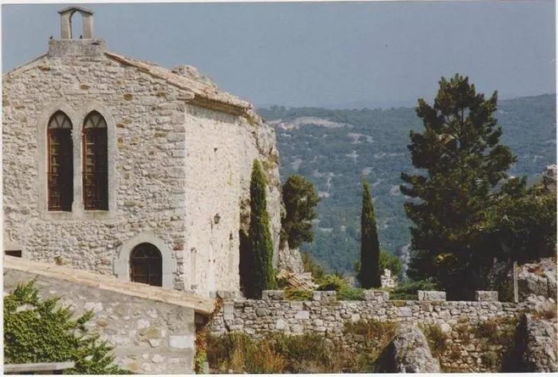 Ancienne Chapelle Du 12E Siecle Restauree En Maison De Caractere Sur Falaise Aigueze Exterior photo